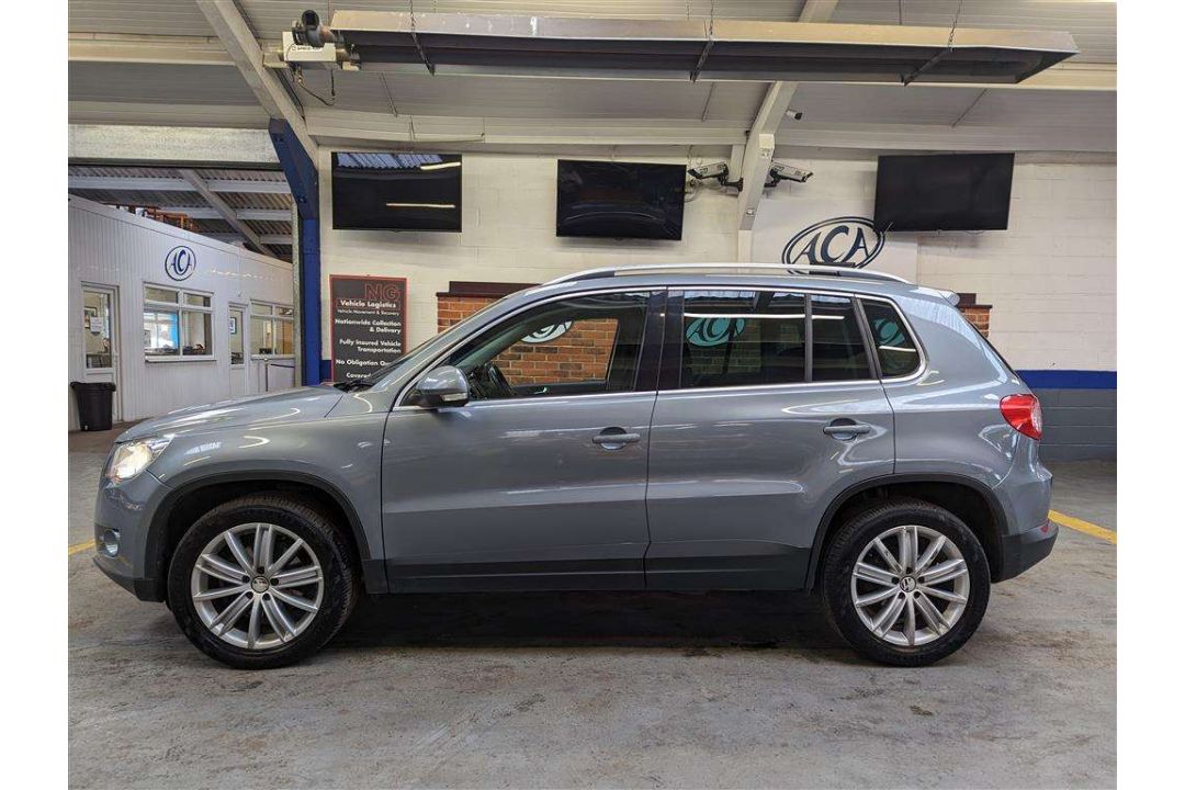2009 VOLKSWAGEN TIGUAN SPORT TDI 140 AUTO - Image 2 of 27