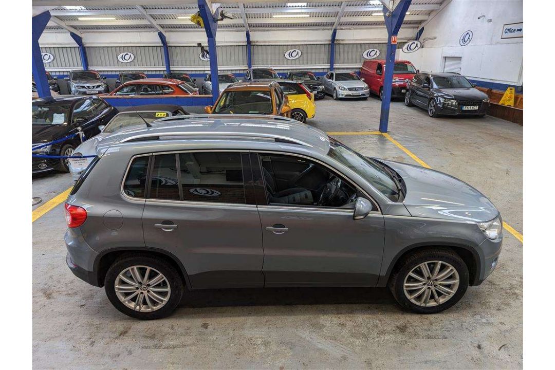 2009 VOLKSWAGEN TIGUAN SPORT TDI 140 AUTO - Image 22 of 27
