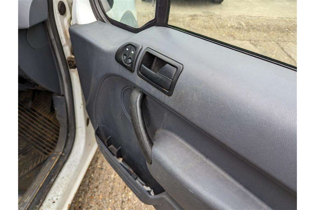 2011 FORD TRAN CONNECT 90 T230 - Image 4 of 26