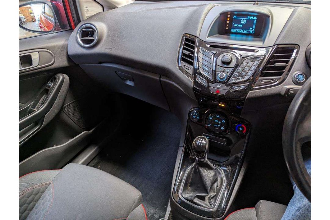 2013 FORD FIESTA ZETEC S - Image 25 of 27