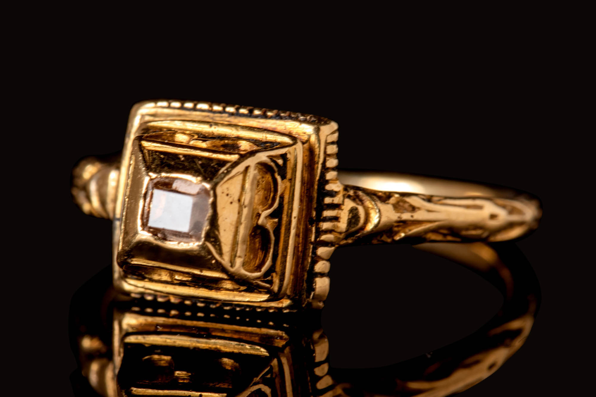 SUPERB RENAISSANCE GOLD RING WITH ORIGINAL DIAMOND INSERT - Image 2 of 4