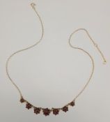Granat Collier