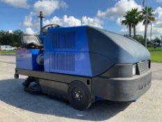 AMERICAN LINCOLN TECHNOLOGY ALTO...RIDE ON SWEEPER MODEL 505-814, LP POWERED, RUNS & OPERATES...