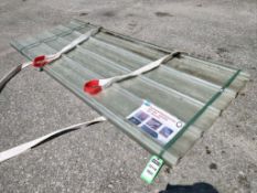 ( 1 ) STACK OF UNUSED POLYCARBONATE ROOF PANEL IN CLEAR, APPROX 35in X 8FT , APPROX 30 PANELS IN ...