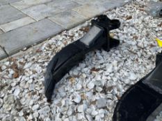( 1 ) UNUSED RIPPER ATTACHMENT FOR MINI EXCAVATOR