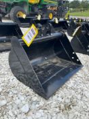 ( 1 ) UNUSED BUCKET ATTACHMENT FOR MINI EXCAVATOR