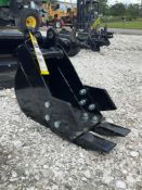 ( 1 ) UNUSED BUCKET WITH TEETH ATTACHMENT FOR MINI EXCAVATOR