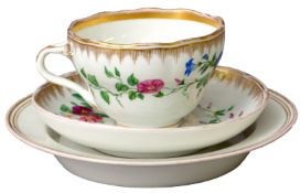 Tasse mit Unterasse und Schale