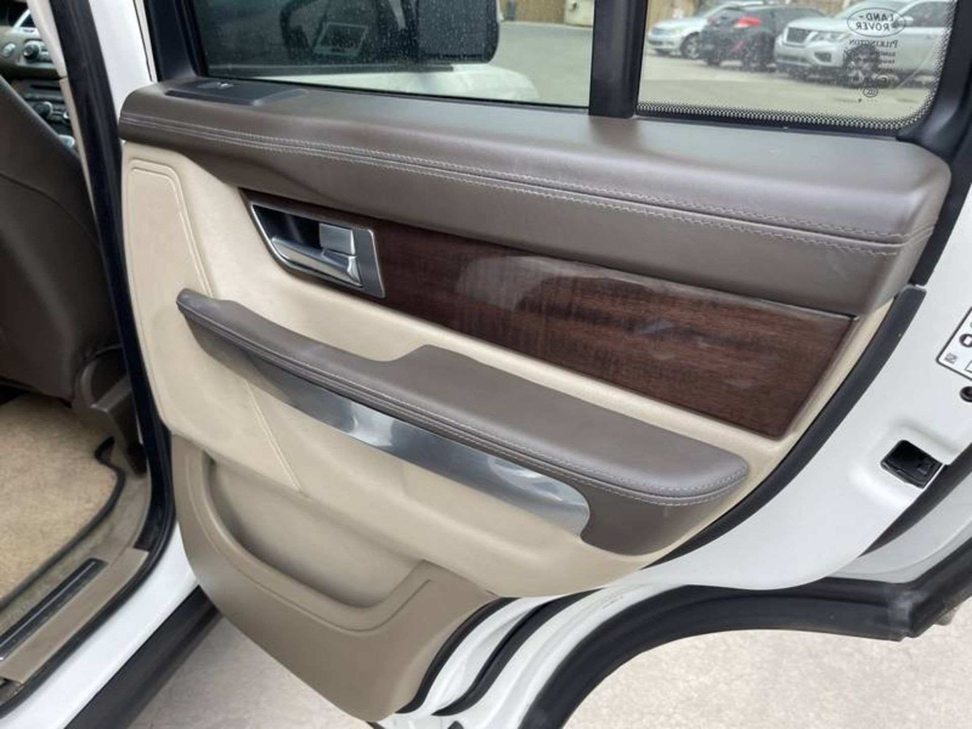 2010 Land Rover Range Rover Sport HSE 4 Door SUV - Image 20 of 40