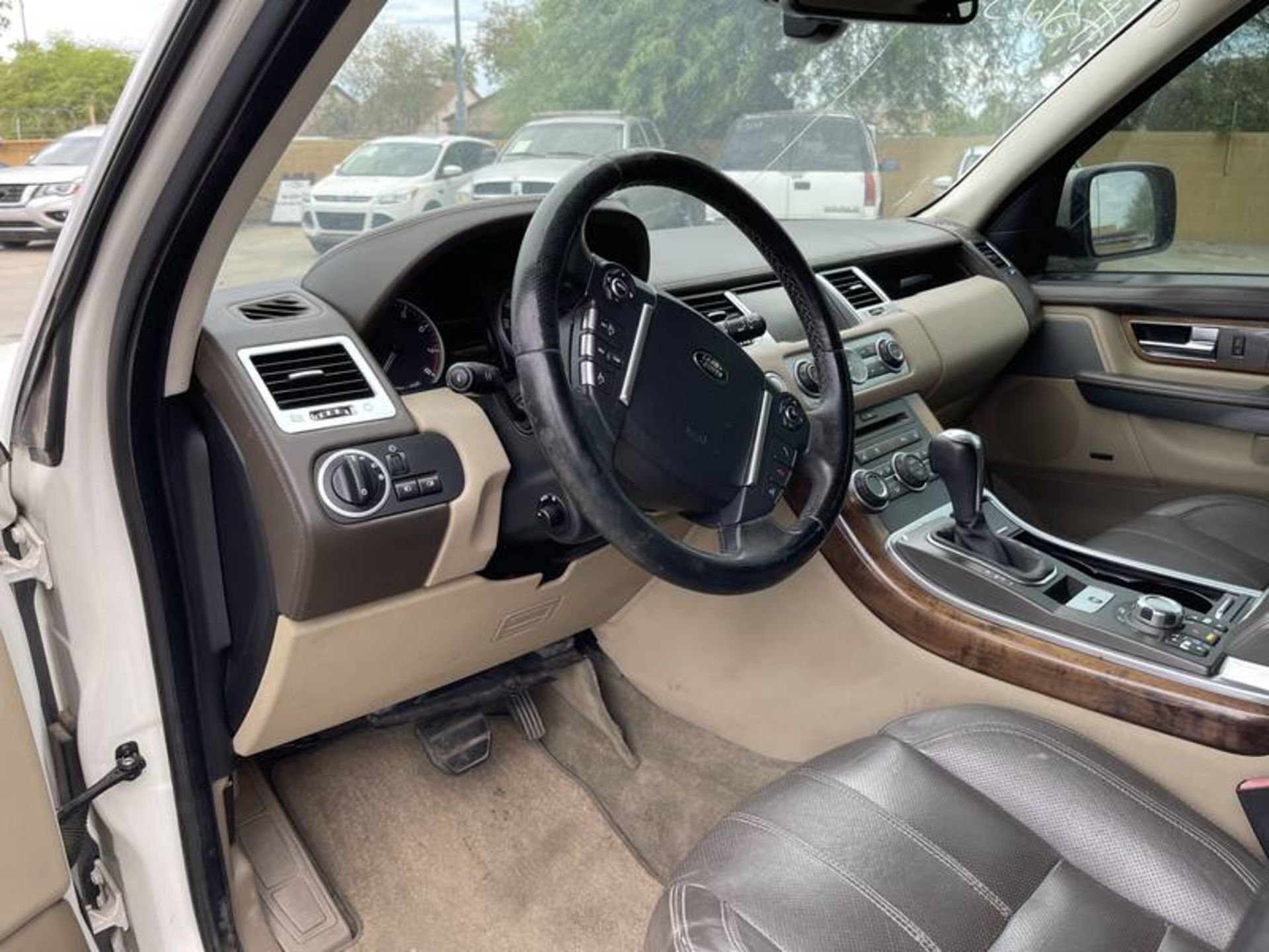 2010 Land Rover Range Rover Sport HSE 4 Door SUV - Image 13 of 40