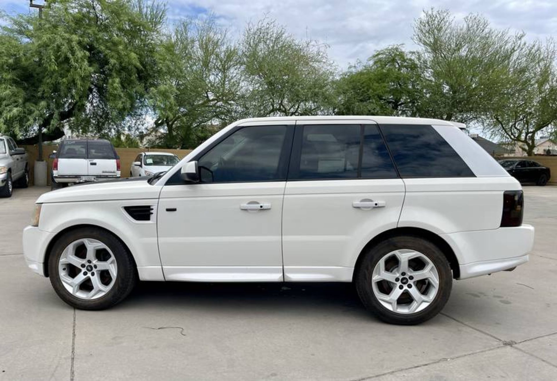 2010 Land Rover Range Rover Sport HSE 4 Door SUV - Image 3 of 40
