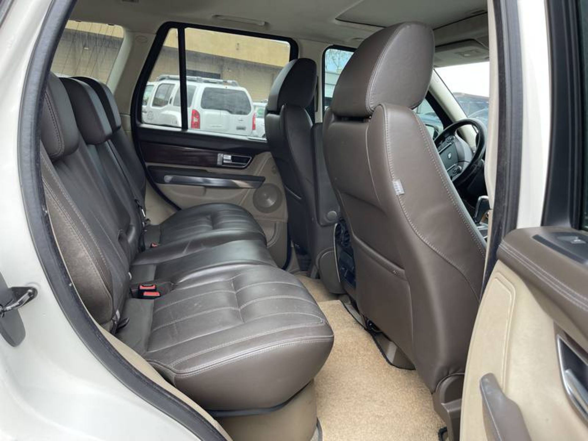 2010 Land Rover Range Rover Sport HSE 4 Door SUV - Image 21 of 40