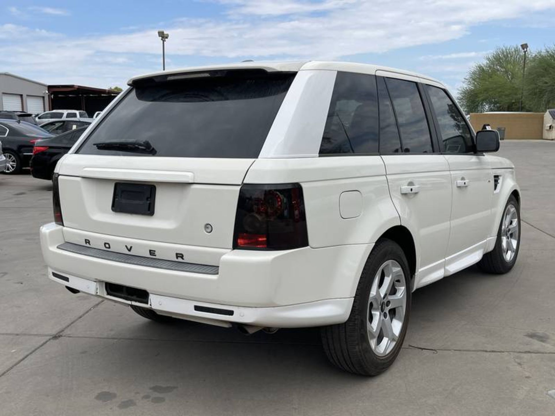 2010 Land Rover Range Rover Sport HSE 4 Door SUV - Image 6 of 40