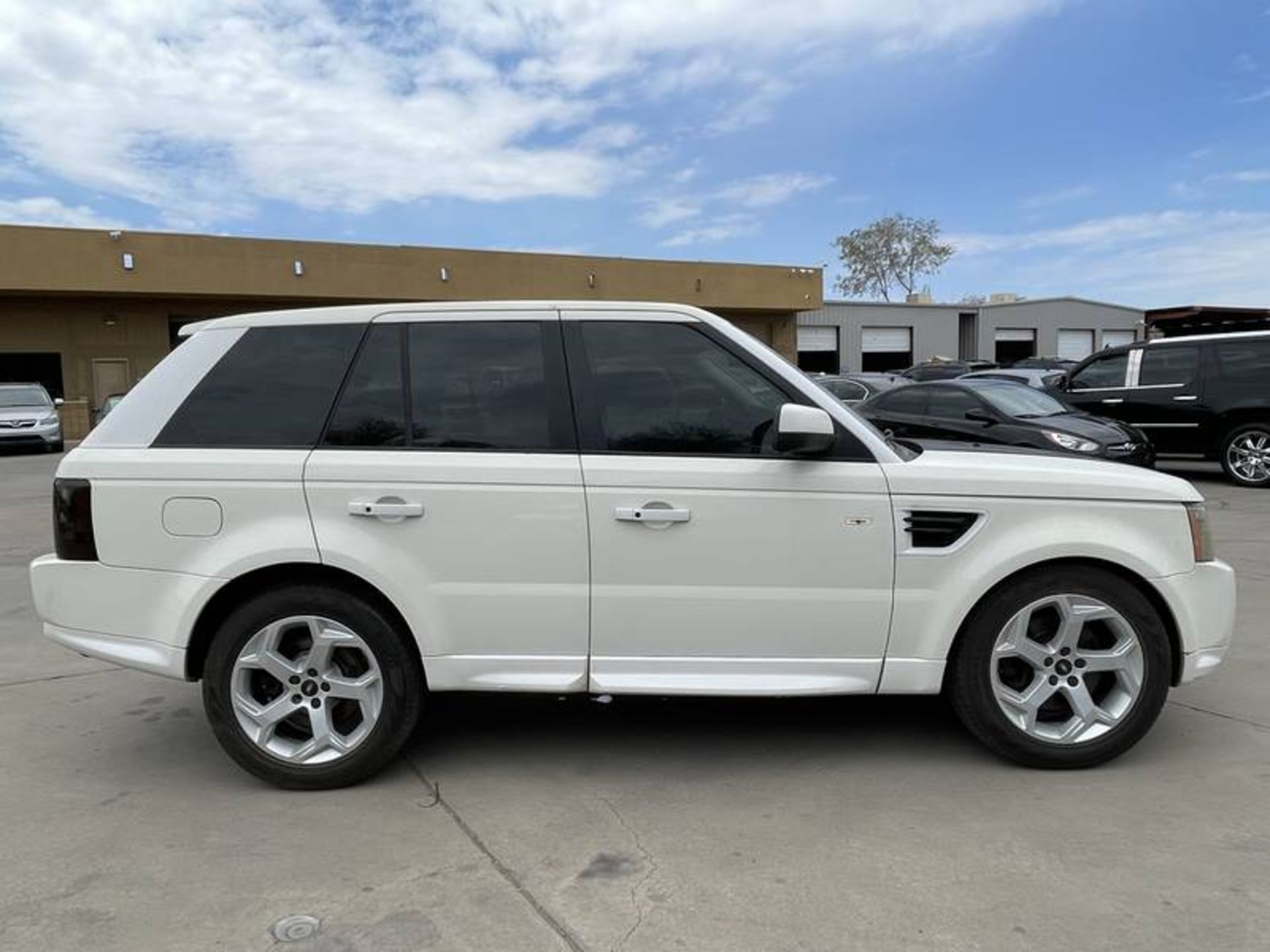 2010 Land Rover Range Rover Sport HSE 4 Door SUV - Image 5 of 40