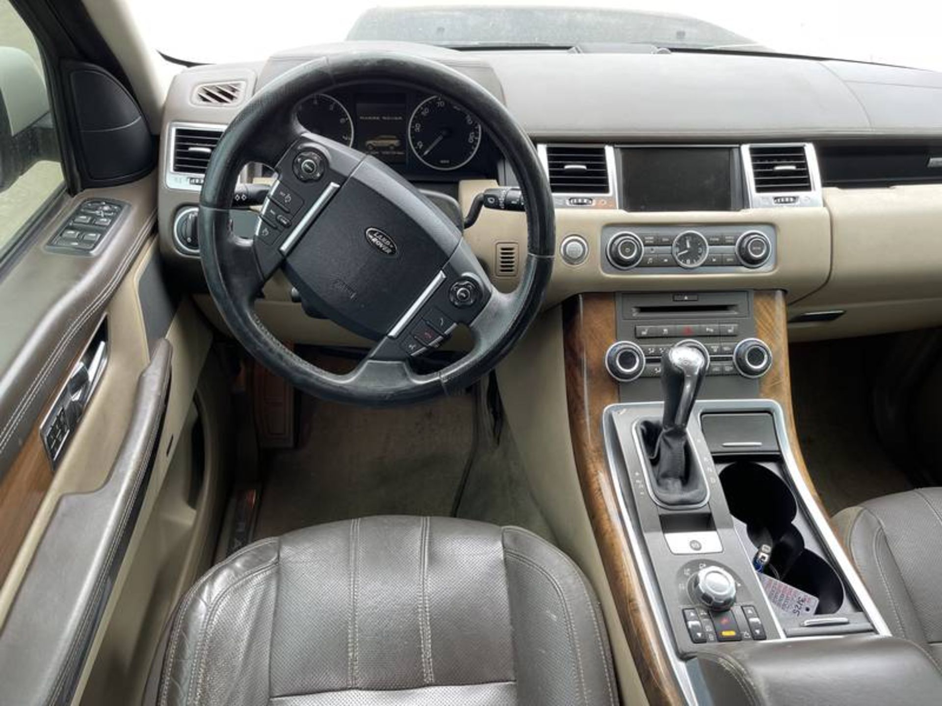 2010 Land Rover Range Rover Sport HSE 4 Door SUV - Image 18 of 40