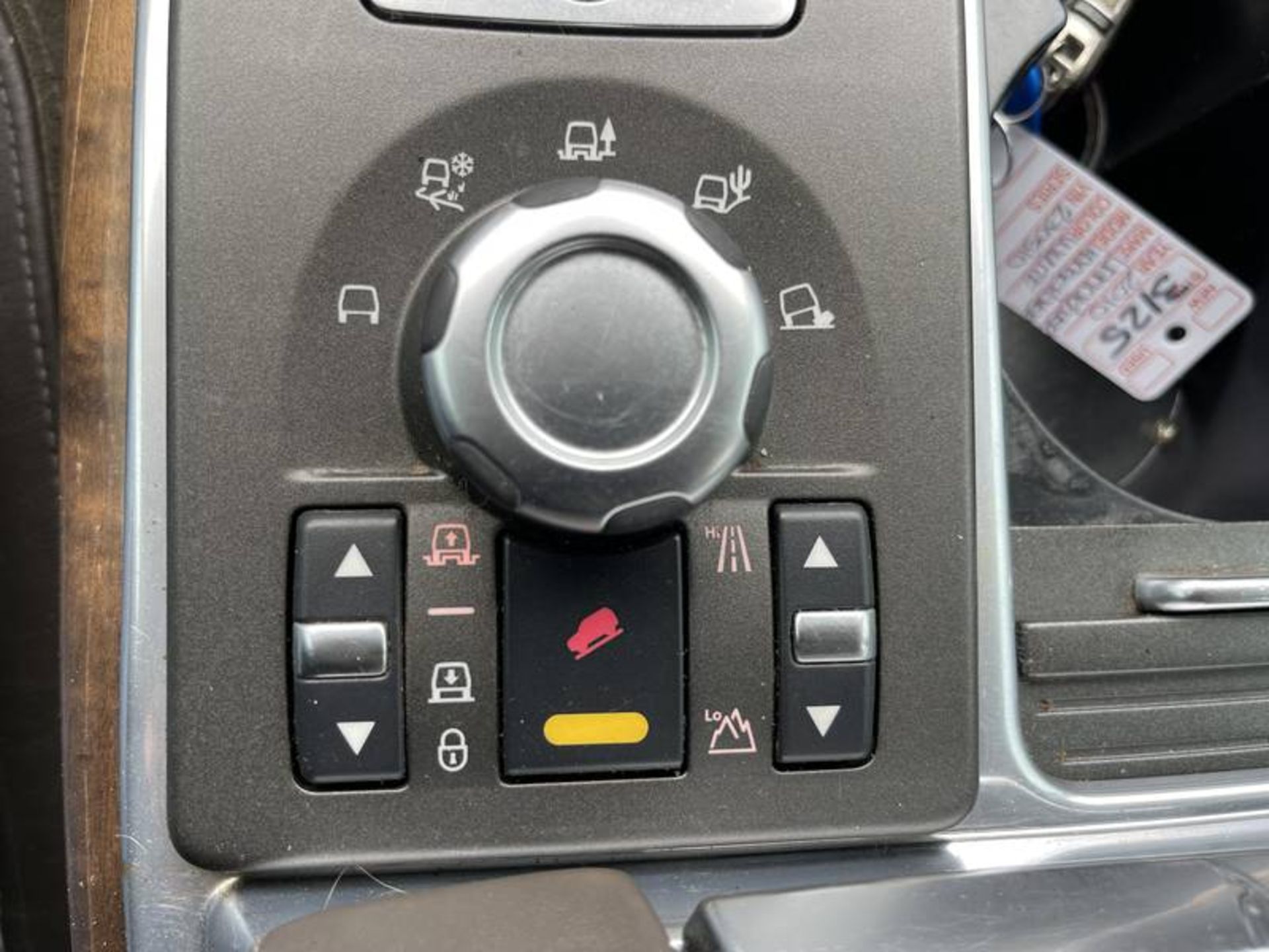 2010 Land Rover Range Rover Sport HSE 4 Door SUV - Image 29 of 40