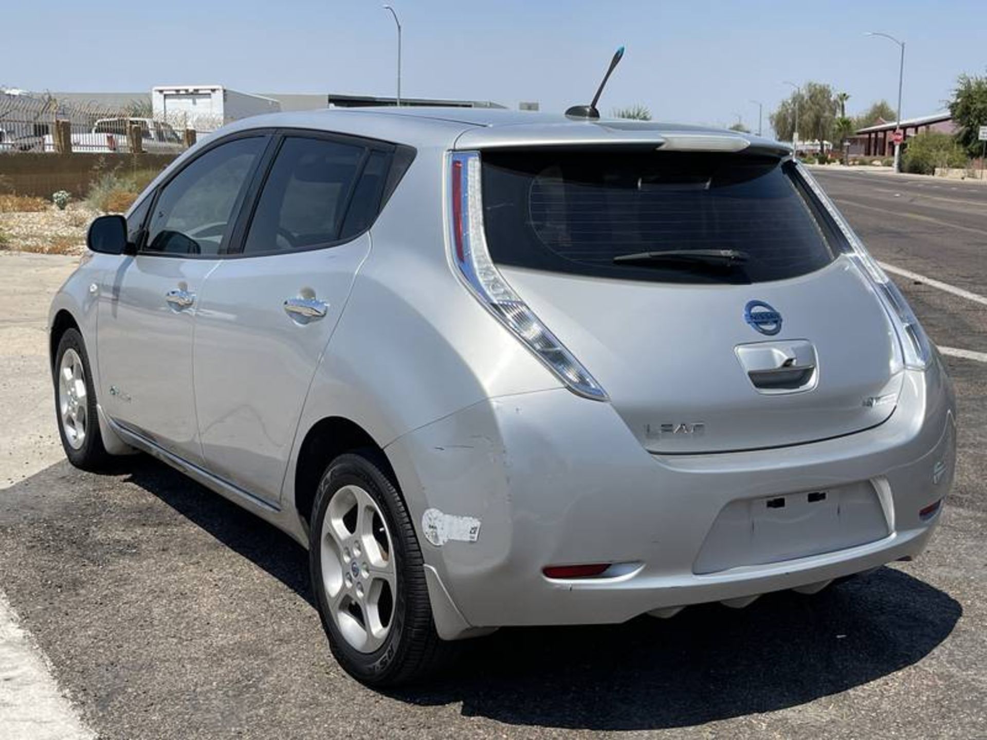 2012 Nissan LEAF 4 Door Hatchback - Image 6 of 40