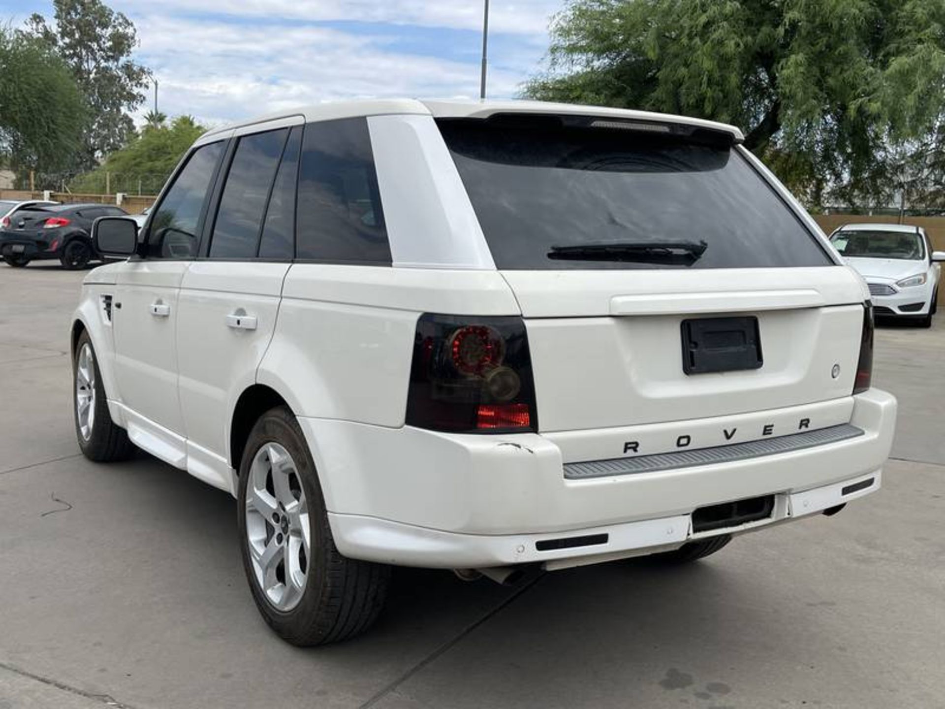 2010 Land Rover Range Rover Sport HSE 4 Door SUV - Image 4 of 40
