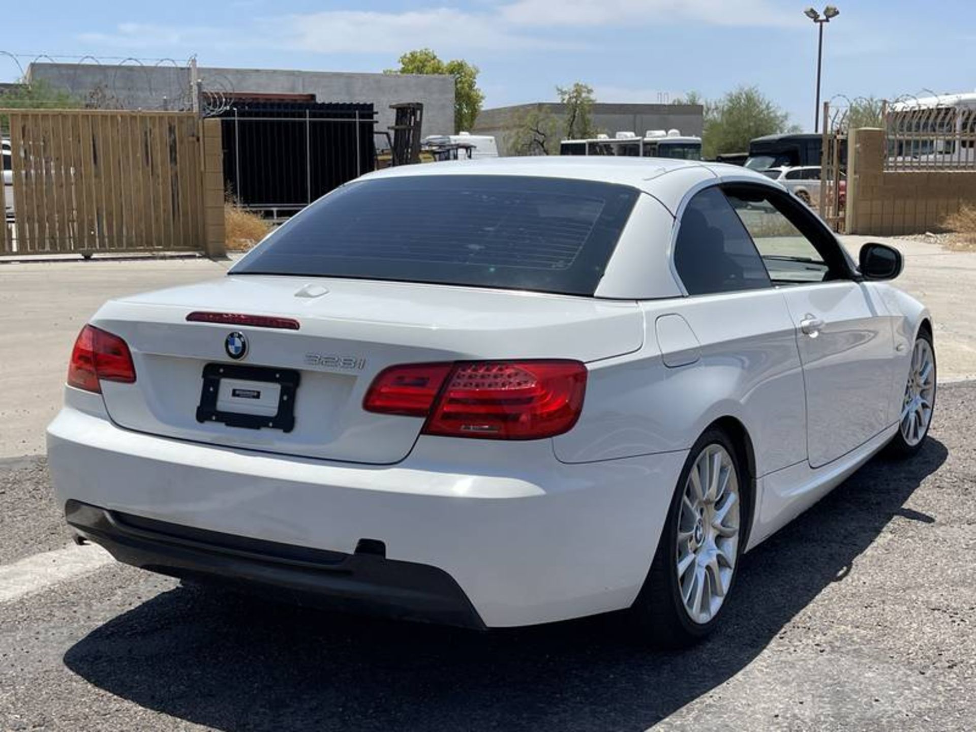 2012 BMW 3 Series 328i 2 Door Convertible - Image 4 of 35