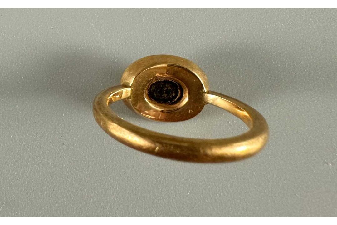 Ring Gold 750, dunkelblauer Stein (evtl. Saphir), Gewicht ca. 5,08 Gramm - Bild 3 aus 5