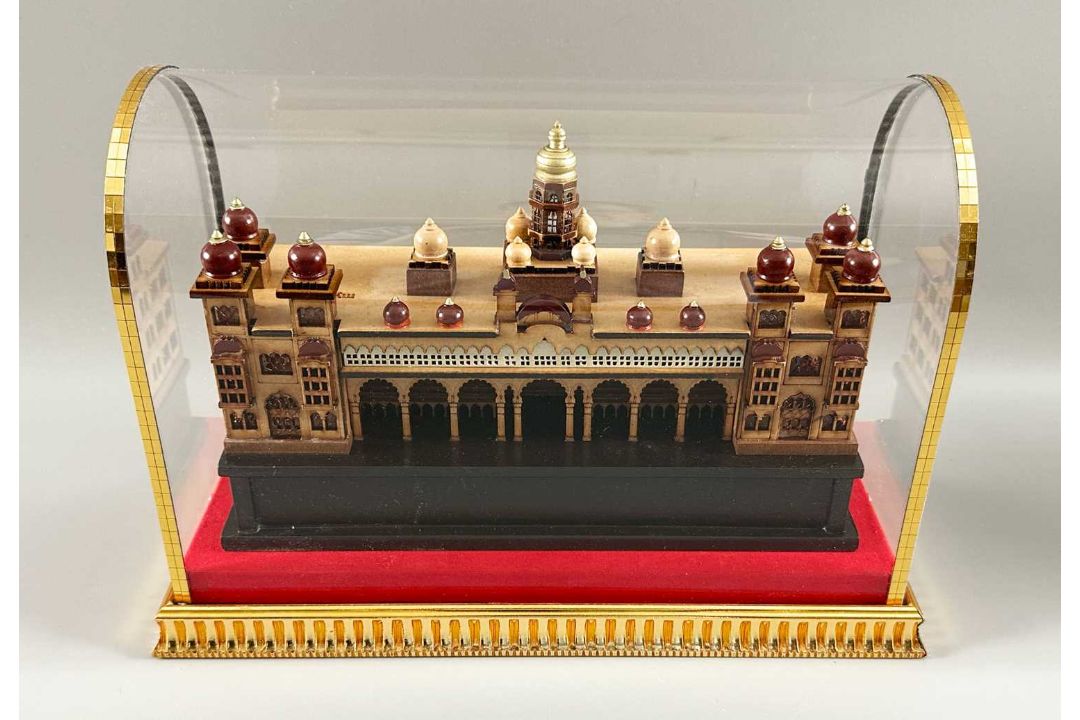 Asiatika Amba Vilas Palast Modell Indien Mysuru Mysore Holz Schnitzerei - Bild 1 aus 6