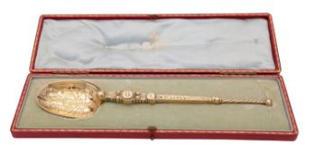 A cased Edward VII silver gilt anointing spoon by Elkington & Co Ltd, Birmingham 1902,