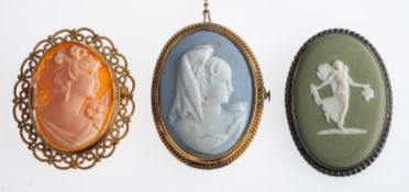 A shell cameo brooch in filigree gold mount, 9ct,