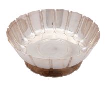 A George V silver rose bowl by The Goldsmiths & Silversmiths Co.