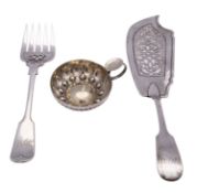 A Victorian English provincial Fiddle pattern fish slice by Robert Williams of Bristol, Exeter 1843,