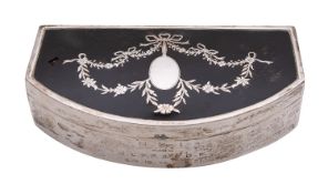 A silver and tortoiseshell pique trinket box by Levi & Salaman, Birmingham 1910,