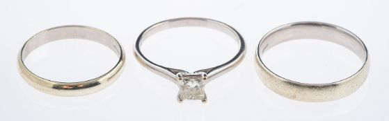 A princess cut diamond solitaire ring, diamond of 0.