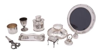 A collection of silver and silver mounted items,