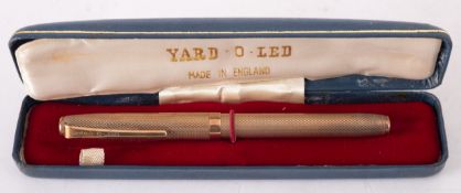 A 9ct gold Yard of Lead pencil holder with no internal mechanism, made by E.B Birmingham 1973, 14.