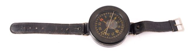 A WWII Luftwaffe Armband kompass, Type AK 39,
