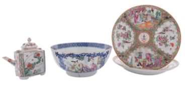 A mixed lot of Chinese porcelain,