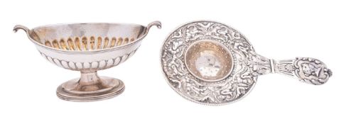 A George III silver urn salt by Robert Jones II, London 1819,