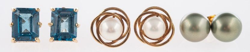 A mixed group of stud earrings,