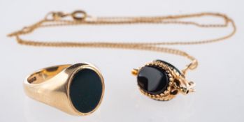 A signet ring, fob & chain, a 9ct yellow