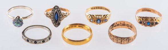 A mixed group of jewellery, to include a