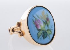 A 9ct yellow gold ring, with an oval han