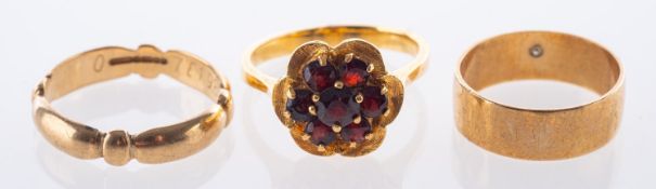 A group of three rings, including a flow