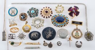 A mixed group of costume & silver jewell