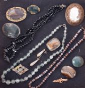 A small group of agate jewellery, moss agate necklace, other banded agate,