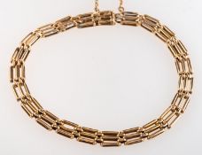 A gate bracelet, with push-in clasp and