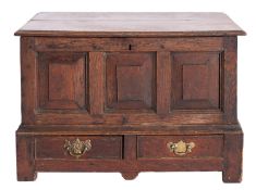 A George I oak coffer bach,