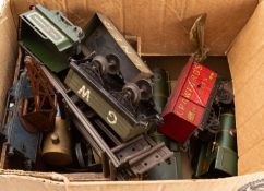 Hornby O gauge railway items, including: GWR 4-4-4 locomotive (lacking funnel), 0-4-0 locomotive,