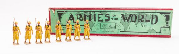 Britains toy soldiers, set 1436, Italian Infantry, Foreign Service Dress, Pith Helmet, 8 figures,