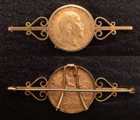 A 1907 half sovereign in 9ct gold mount, total weight 6.9g.