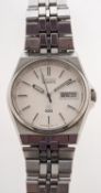 Seiko gentleman's quartz wristwatch the dial signed Seiko 100, and with a day/date aperture,