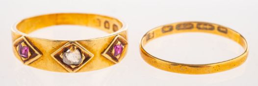 A group of two antique rings, including a 22ct yellow gold wedding band,